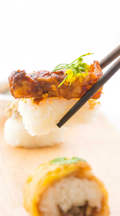 rollo de sushi rellenado